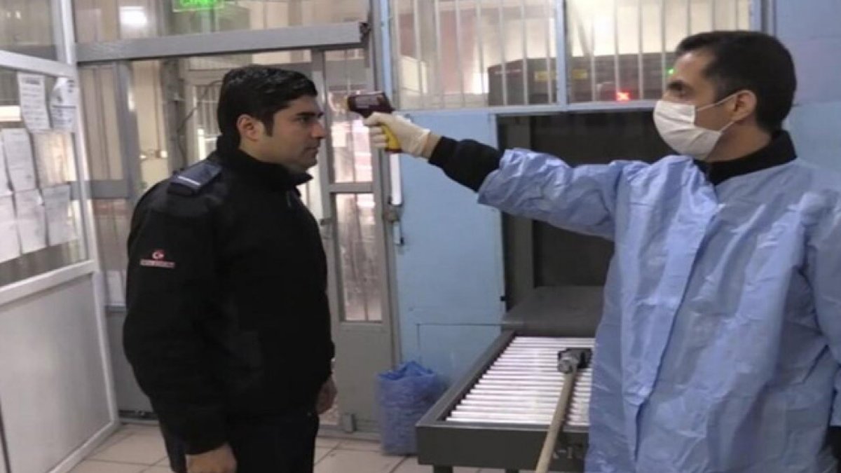 Adalet Bakanlığı'ndan hapishanelere ilişkin koronavirüs açıklaması