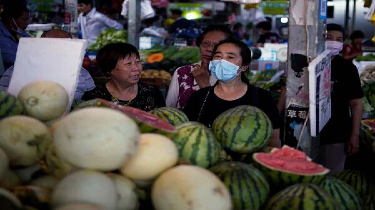 Pekin'in en büyük sebze halinde ikinci dalga paniği