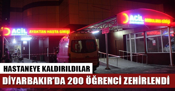 Diyarbakır'da yedikleri yemekten zehirlenen 200 öğrenci tedavi altına alındı