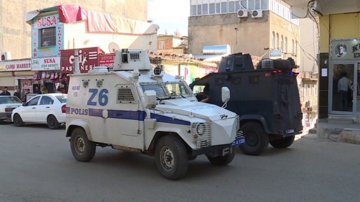 Eski HDP'li belediye başkanlarının da bulunduğu 42 kişi hakkında gözaltı kararı