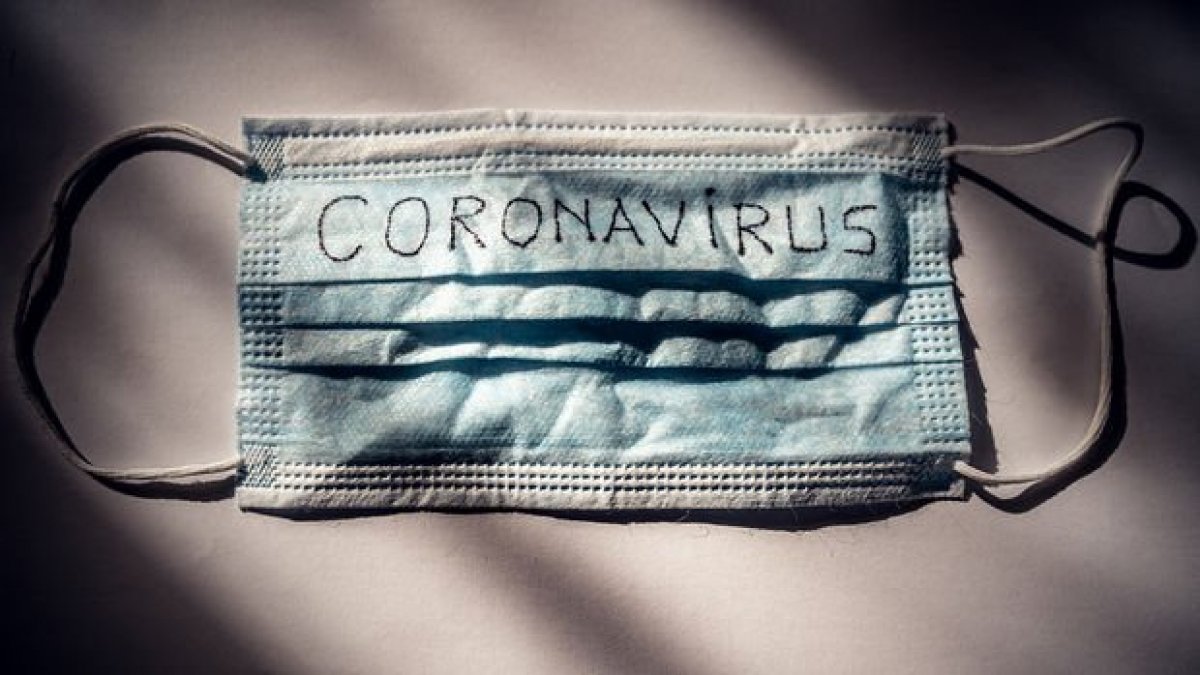 Koronavirüs araştırması: Yürürken maskelerini çıkaranların oranı yüzde 28