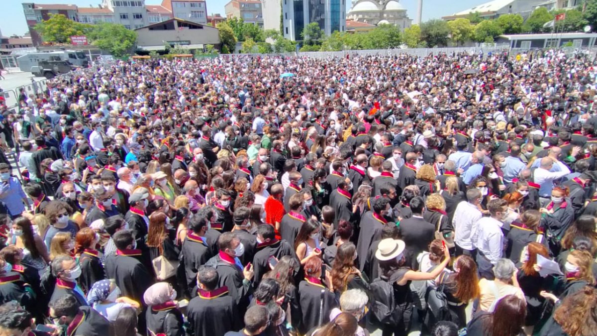 Barolar İstanbul'da: Savunma Mitingi