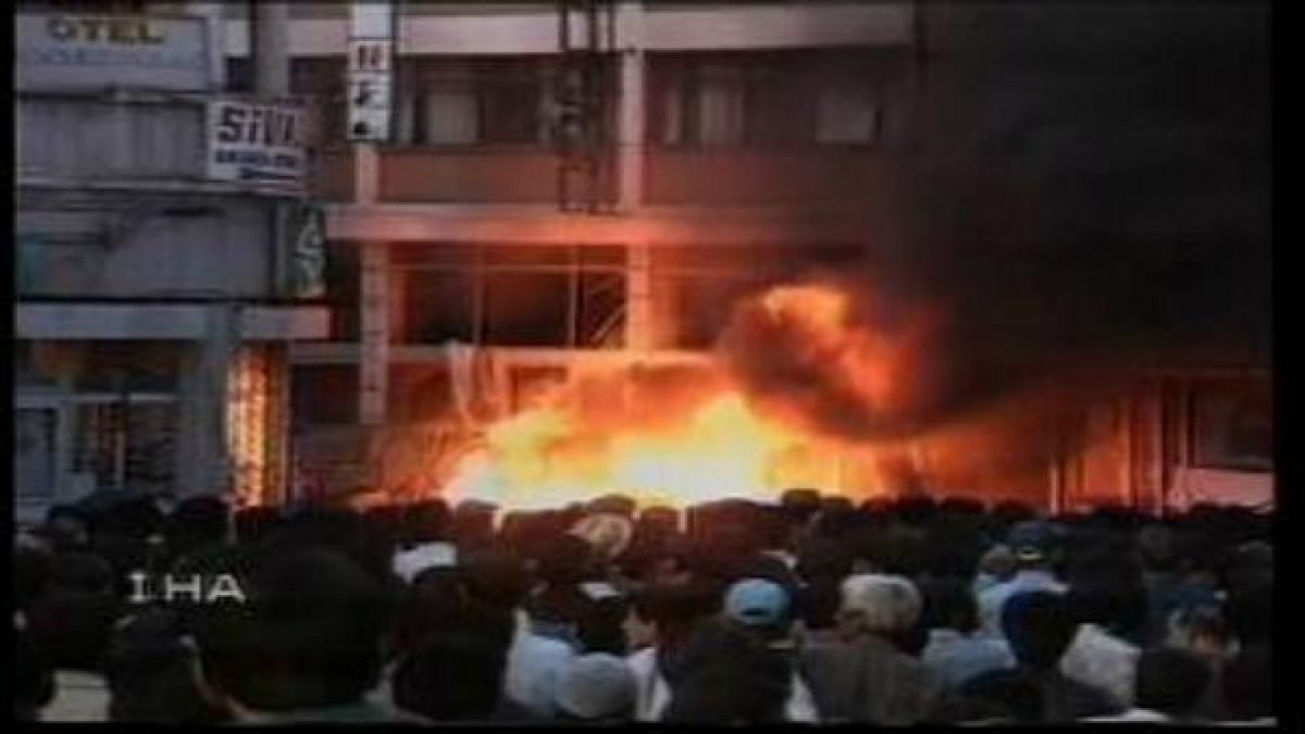 Sivas Katliamı: Madımak insanlık tarihinde kara bir leke