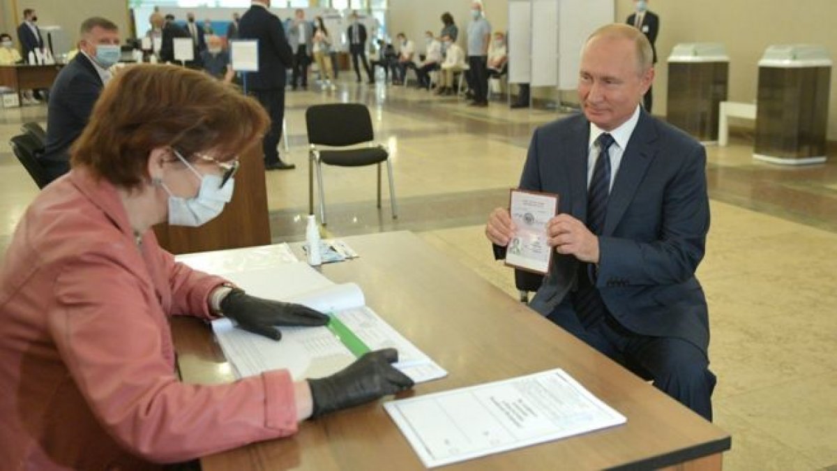 Rusya'da referandum sonucu: Ebedi başkan Putin