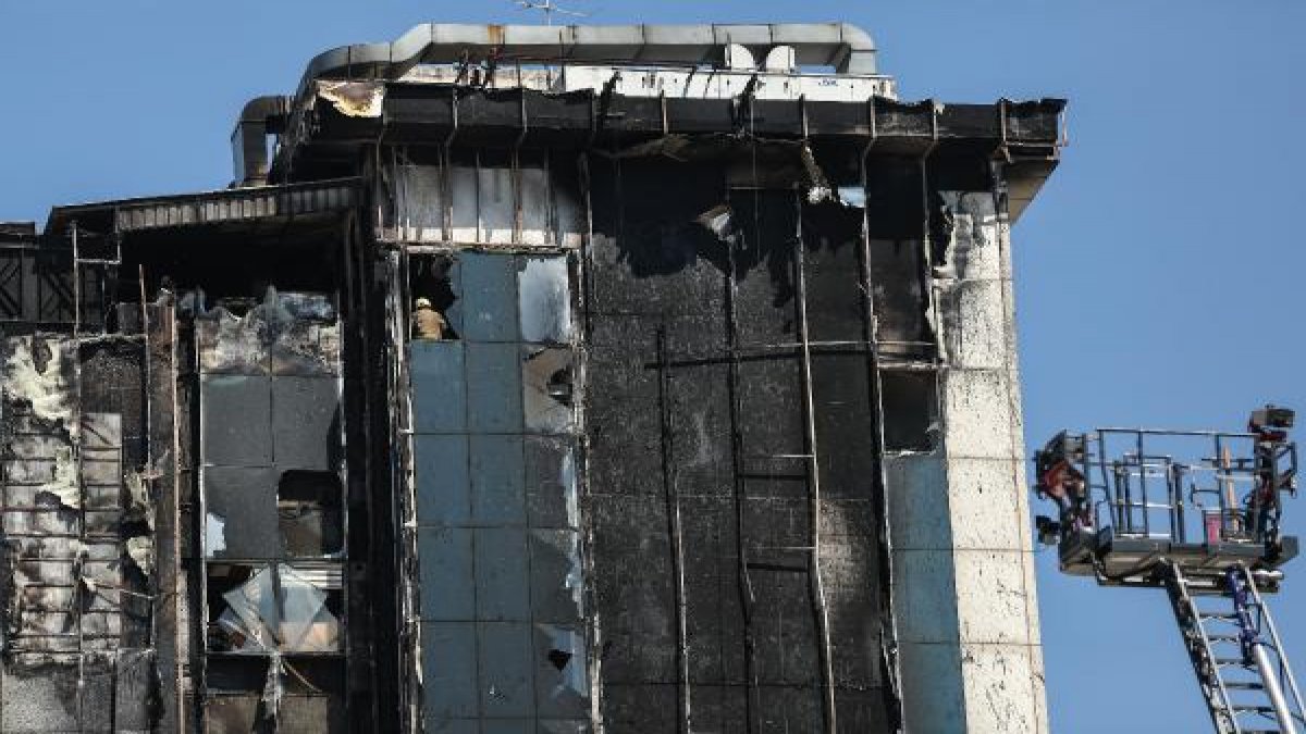Bayrampaşa'da kültür merkezinde yangın 