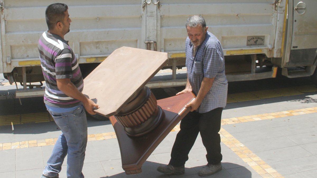 Adana Büyükşehir Belediyesi'nin eski borcu nedeniyle Zeydan Karalar'ın makam odası haczedildi