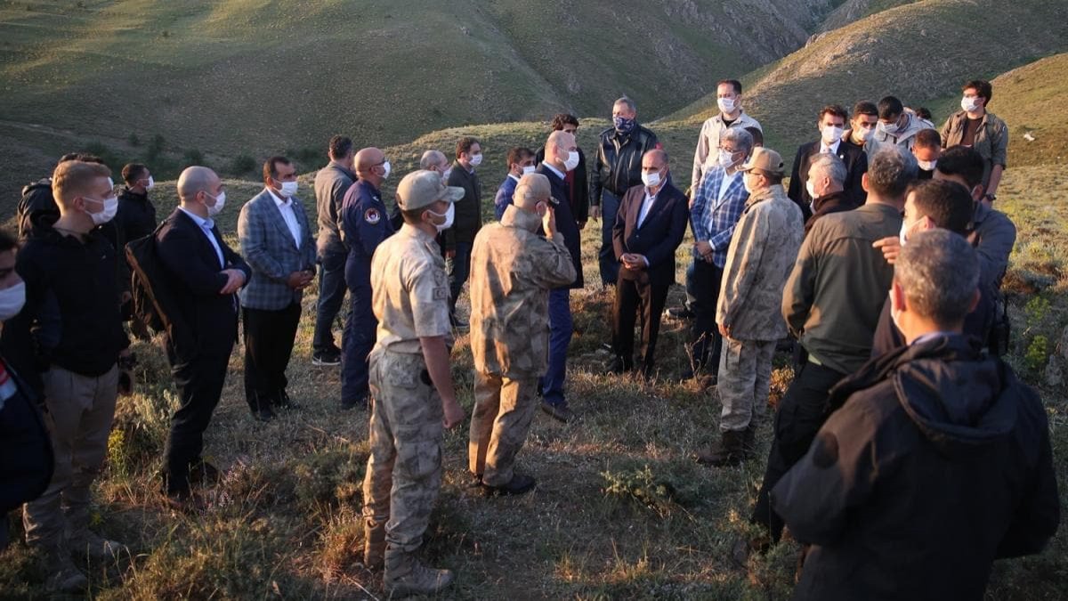 Van'da keşif uçağı düştü: 2'si pilot 7 emniyet mensubu şehit oldu