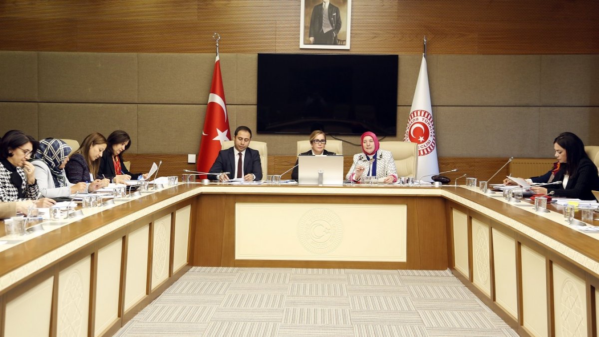 AKP'de çekişme: Komisyon başkanı görevden alındı