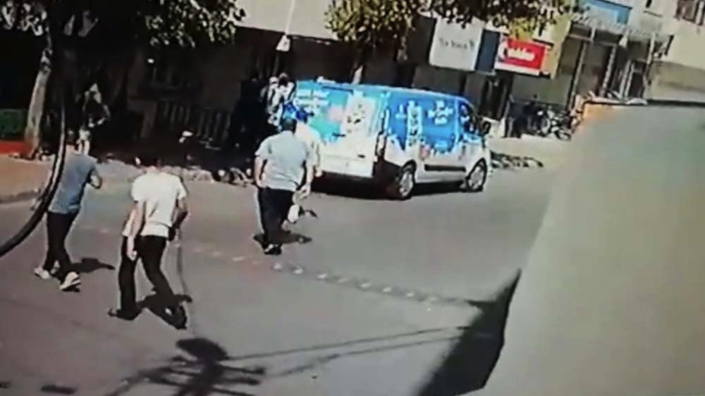 Süt dağıtımı yapan İBB ekibi saldırıya uğradı