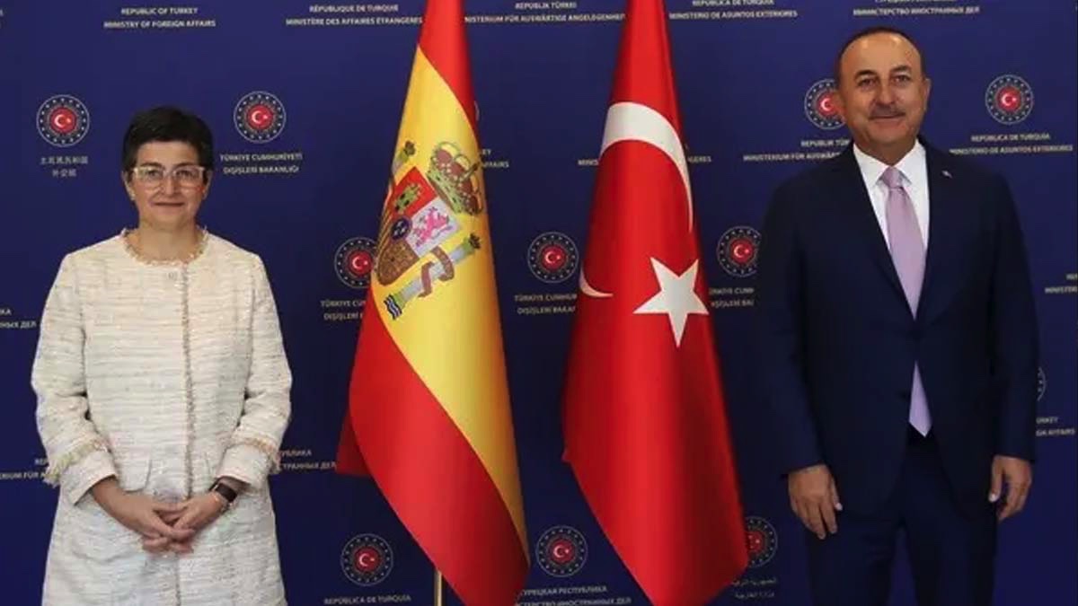 İspanyol bakan "Türkiye sondaj faaliyetlerine ara verebilir" dedi, Çavuşoğlu açıklama yapmadı