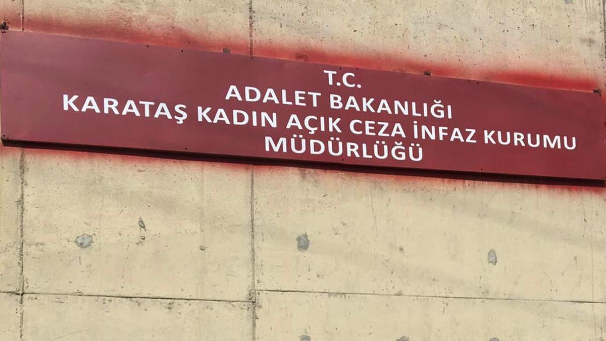 Koronavirüs şüphesiyle hastaneye sevk edilen hükümlüyü eşi kaçırdı