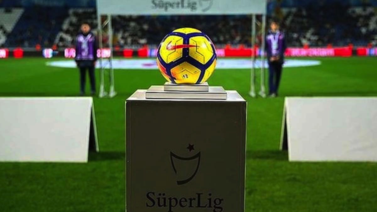Süper Lig'de tarihi karar: Küme düşme kalktı, 21 takımla oynanacak
