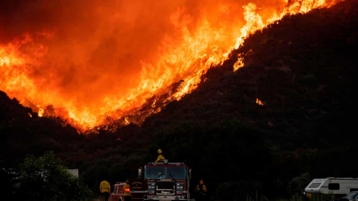 Kaliforniya'da yangın: Evleri terk edin emri verildi