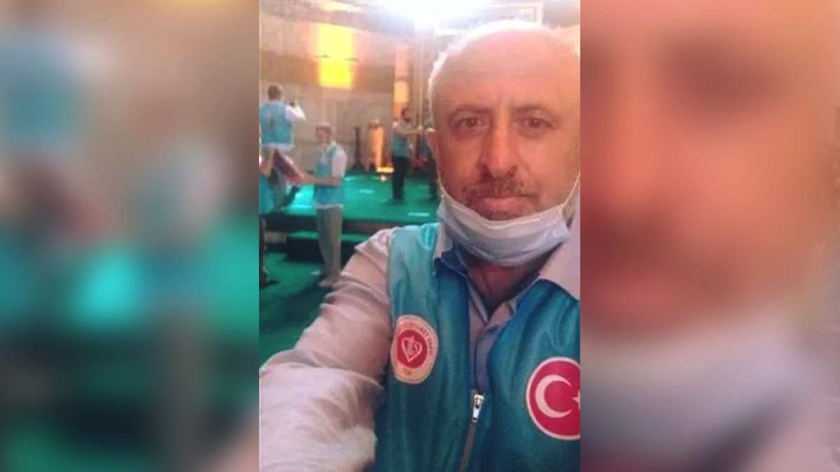 Ayasofya'da gönüllü çalışan müezzin hayatını kaybetti