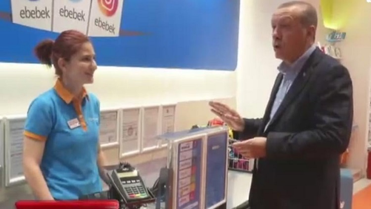 Torunu için alışveriş yapan Erdoğan ile kasiyer arasındaki diyalog