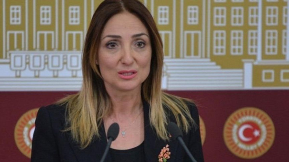 Nazlıaka, CHP Kadın Kolları Genel Başkanlığı’na aday