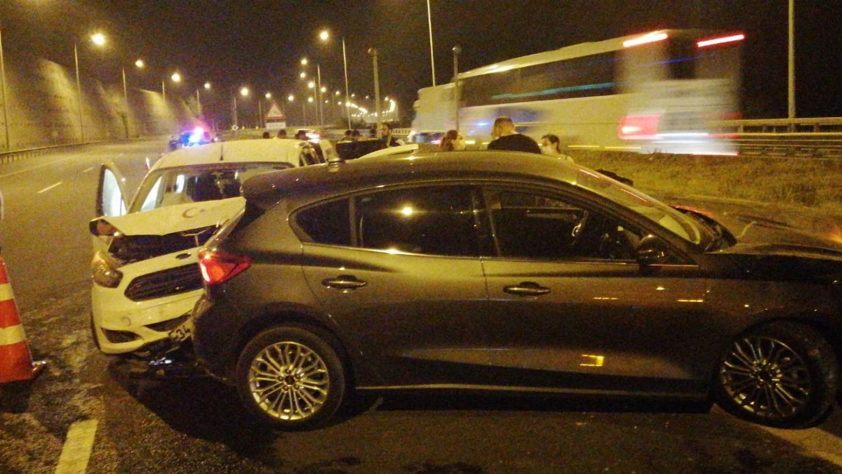 TEM'de zincirleme kaza: İstanbul istikameti trafiğe kapatıldı