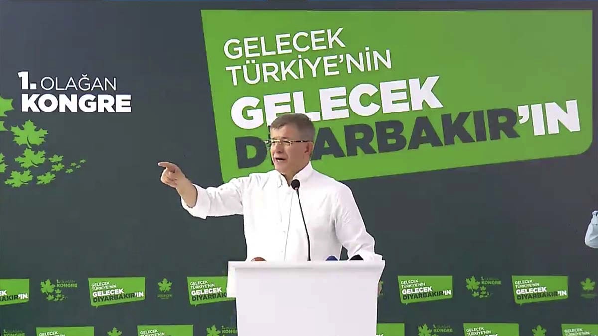 Davutoğlu Diyarbakır'da konuştu: İlk seçimde iktidarız