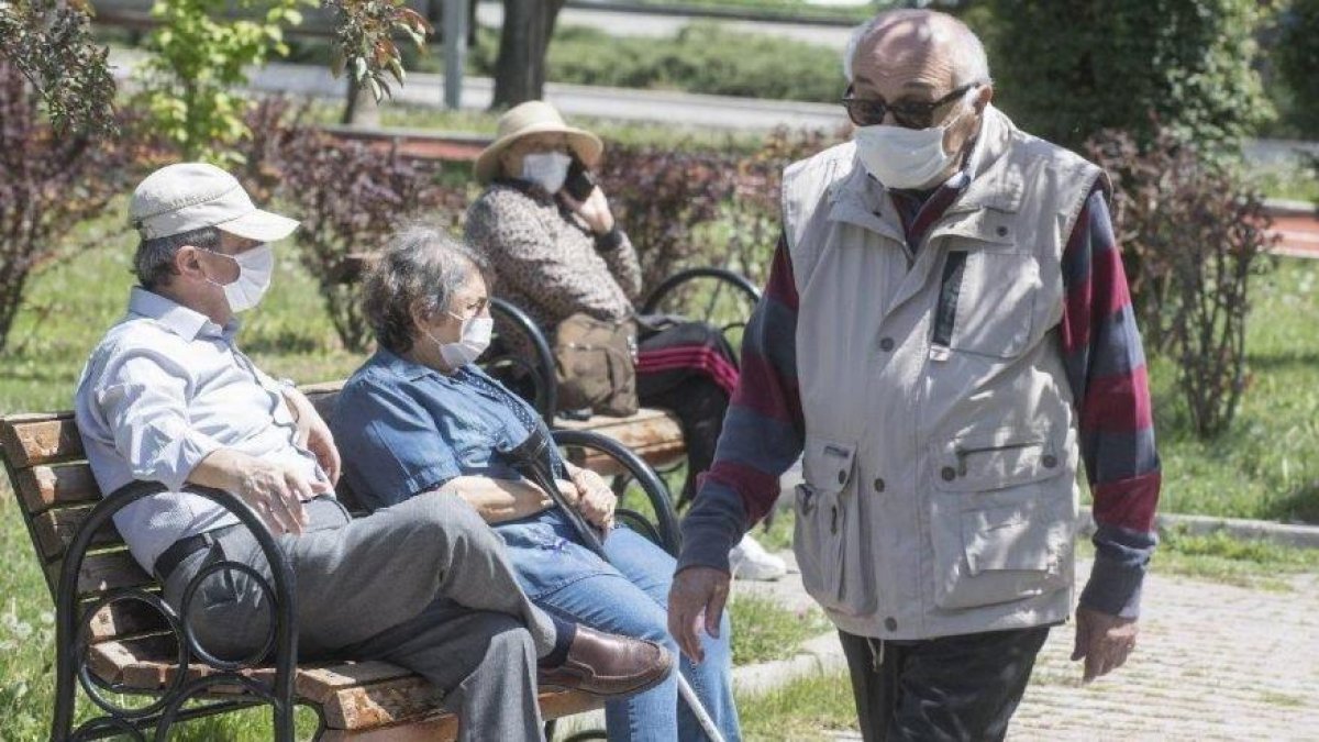 İzmir'de 65 yaş ve üstü vatandaşlara kısıtlama