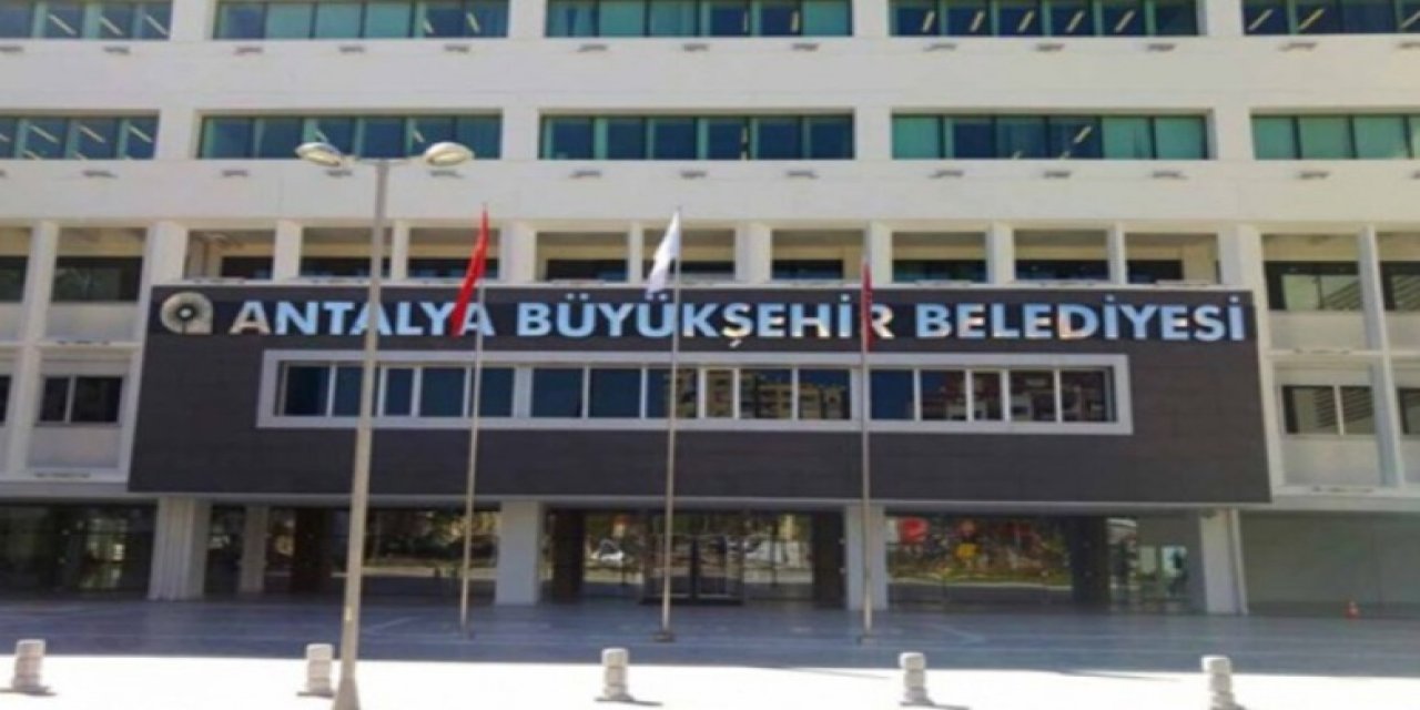 Antalya Büyükşehir Belediyesi'ne girişler sınırlandırıldı