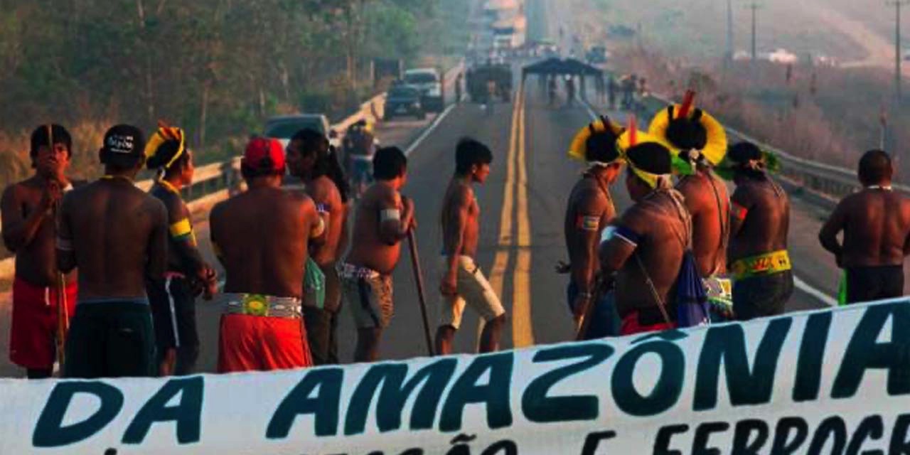 Amazon yerlileri koronavirüs tedbirleri alınması talebiyle yolu kapattı