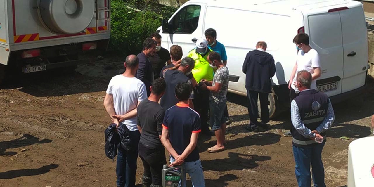 Giresun'da sel felaketinden sonra fındık çuvalını götürmeye çalışan şüpheliler yakalandı