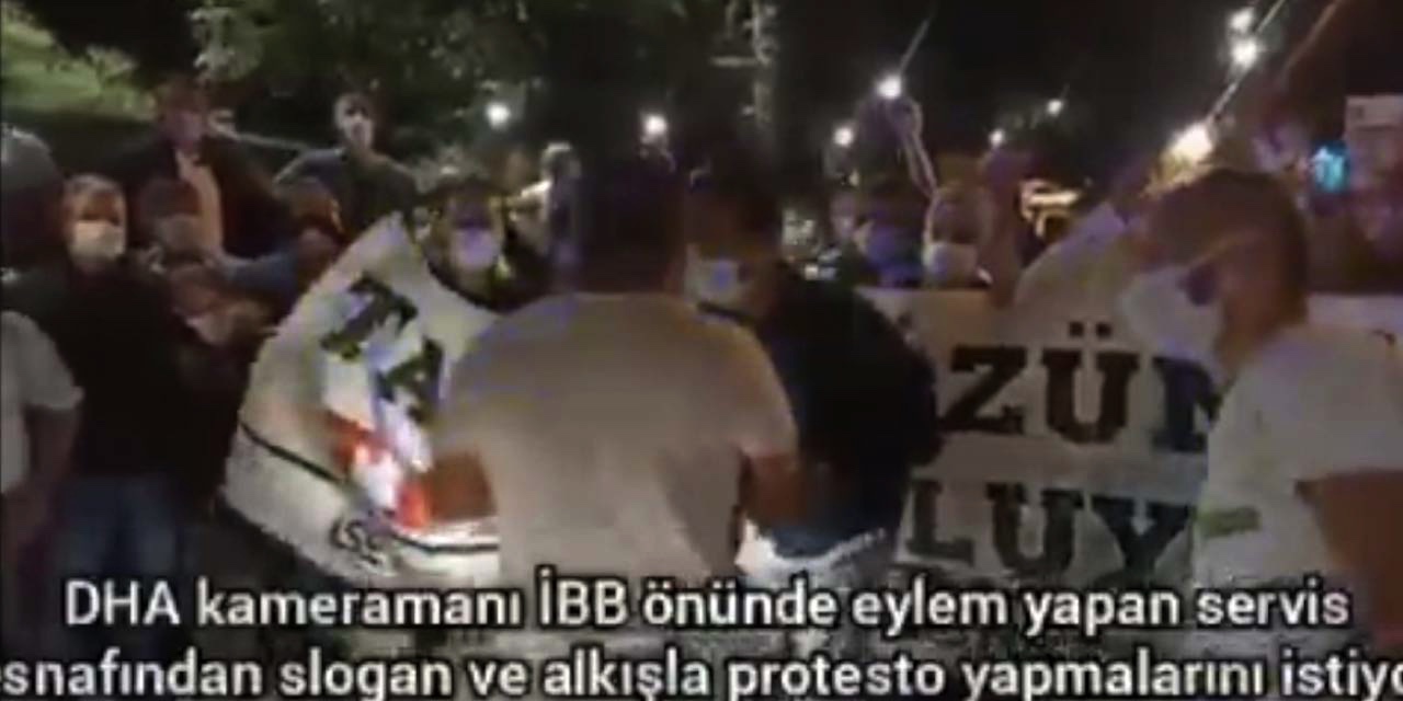 İBB önündeki protestoda DHA kameramanı 'alkış ve slogan' istedi - VİDEO