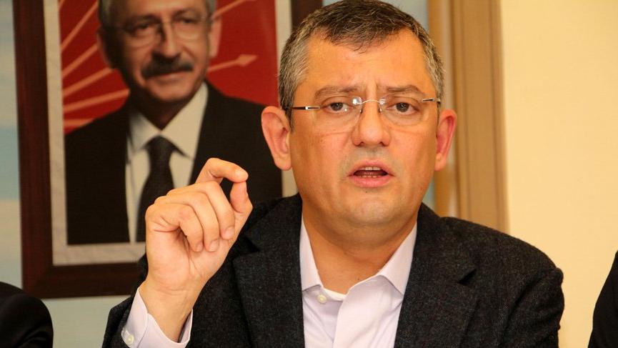 CHP'li Özgür Özel: Tiyatroda, konserde, sergide bulaşan virüs Erdoğan'ın etkinliğinde bulaşmıyor