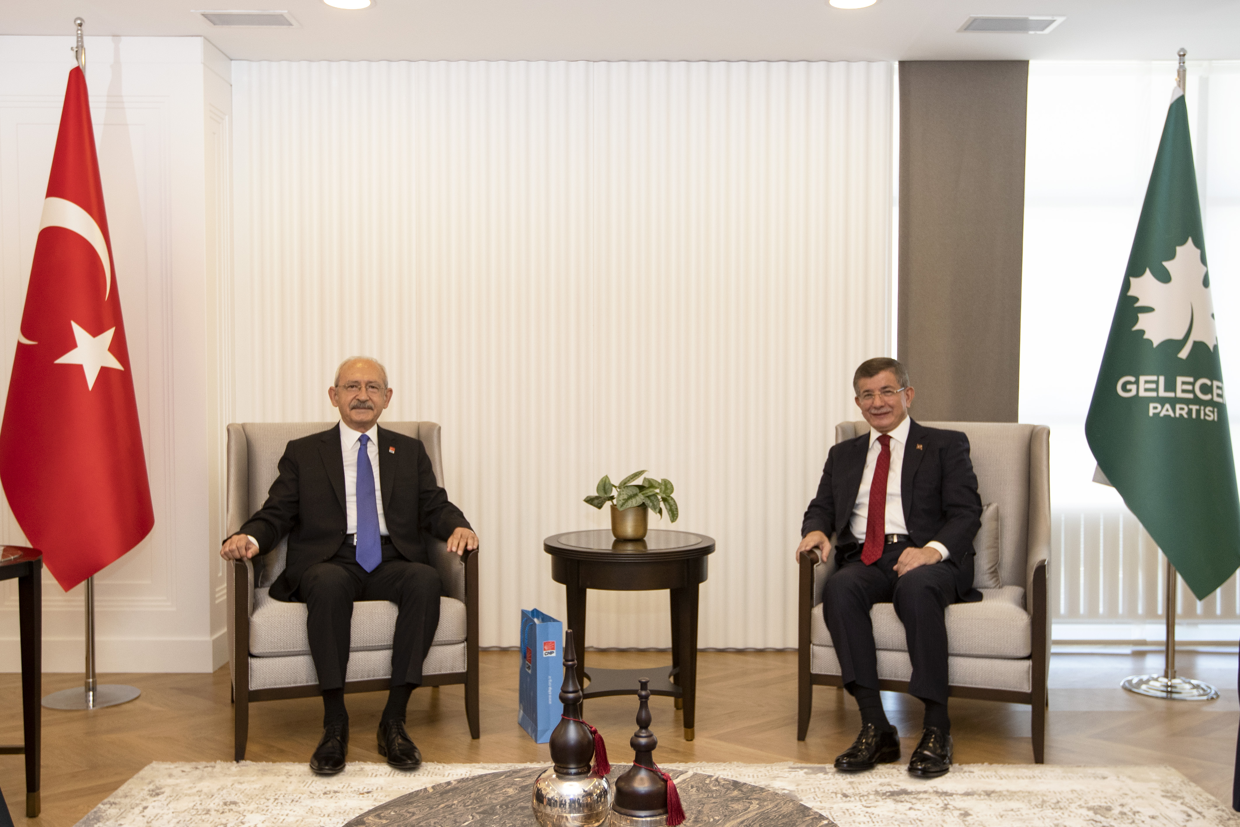 Kılıçdaroğlu ve Davutoğlu'ndan görüşme sonrası ortak açıklama