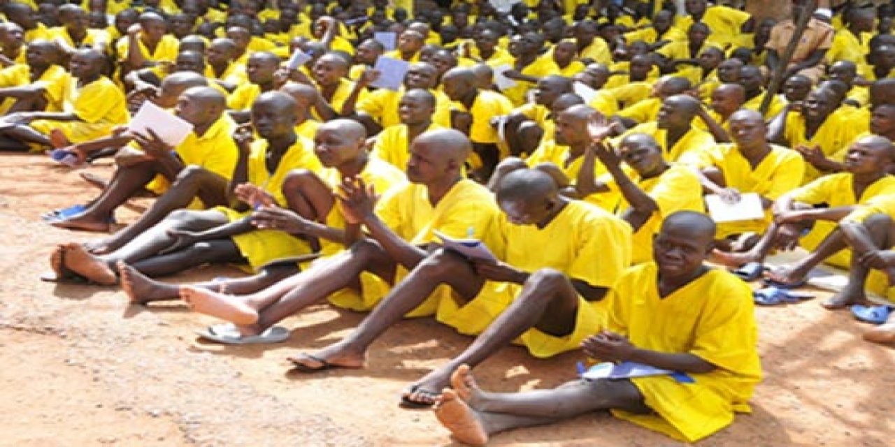 220 mahkum firar etti