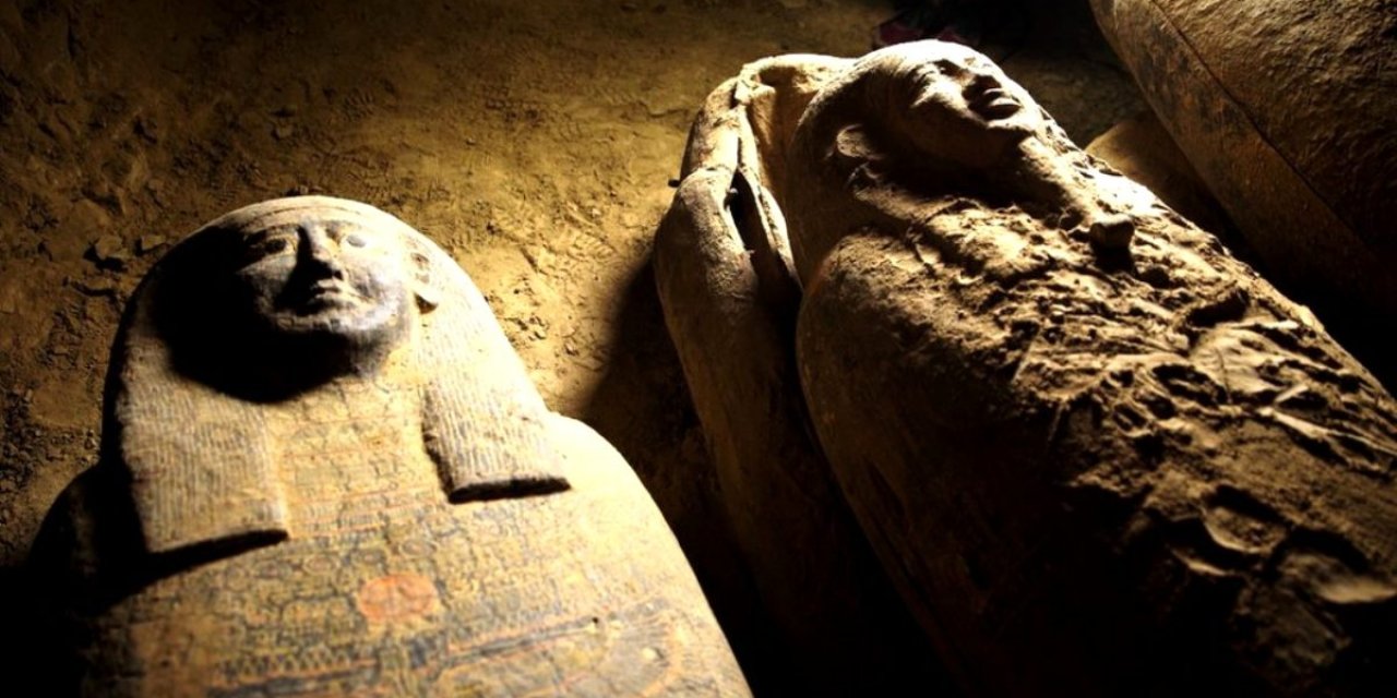 Mısır'da 2 bin 500 yıl öncesine ait lahit bulundu
