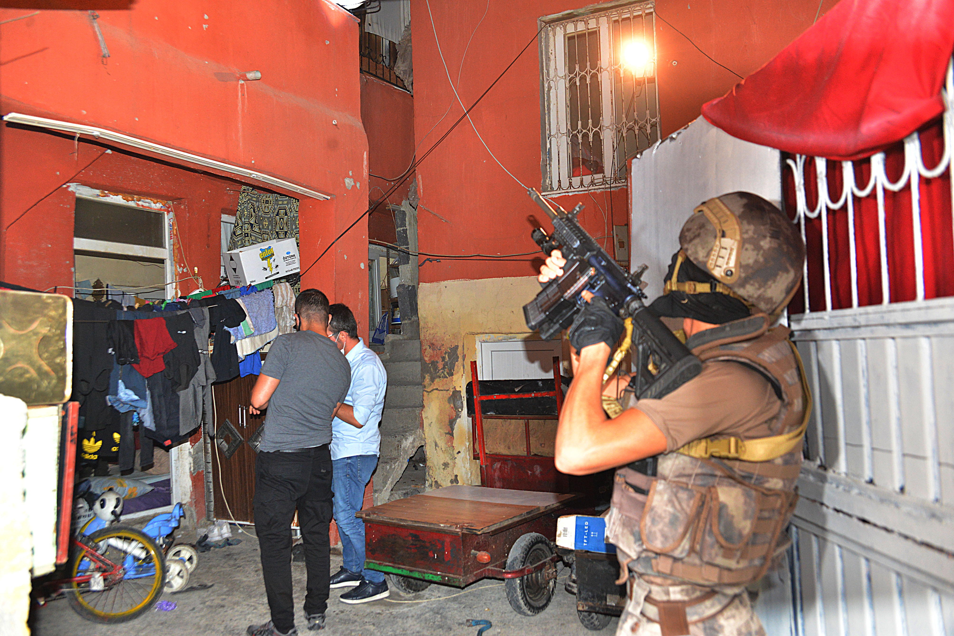 Adana'da IŞİD operasyonu: 6 gözaltı kararı