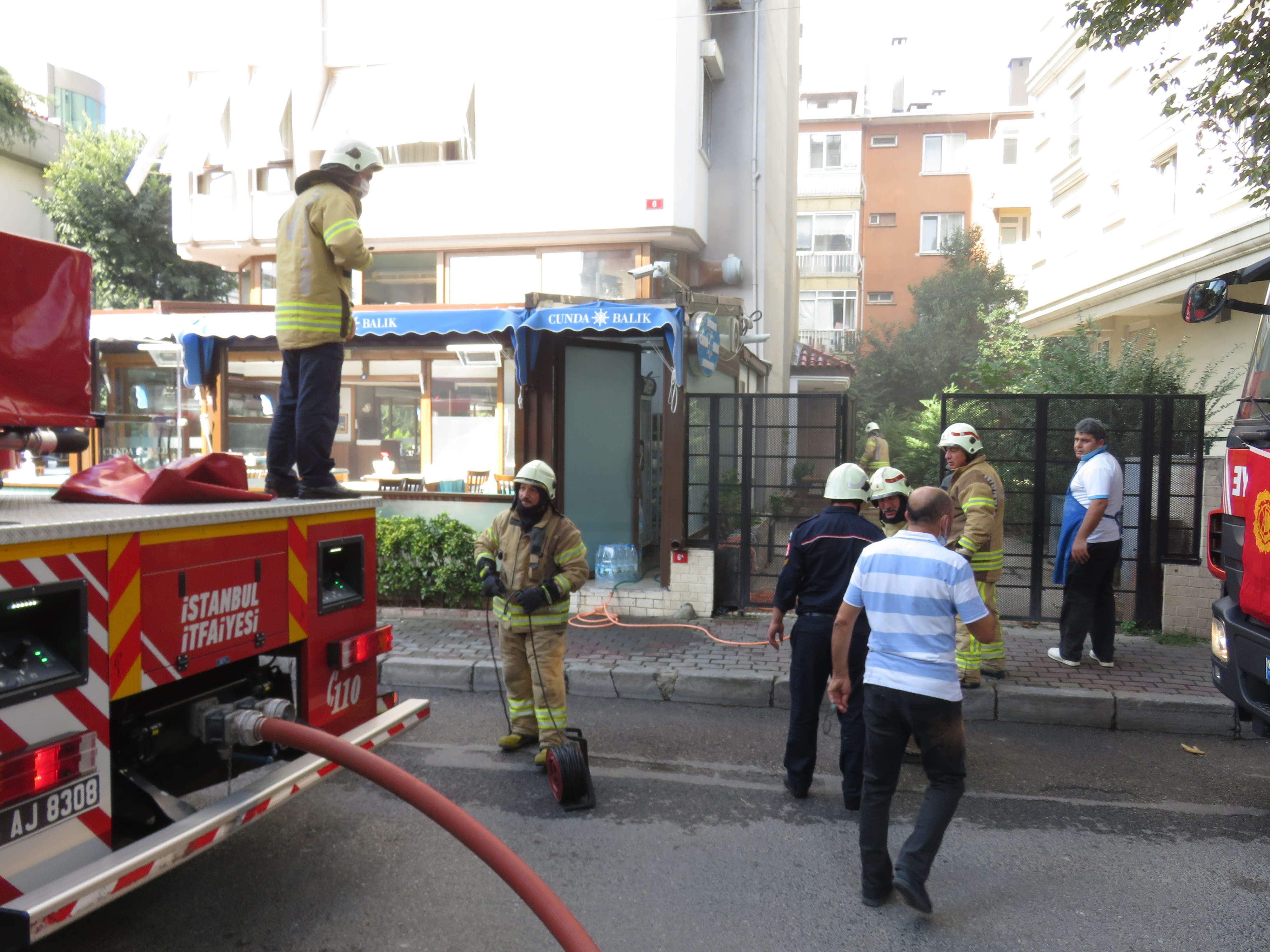 Kadıköy'de restoranda yangın