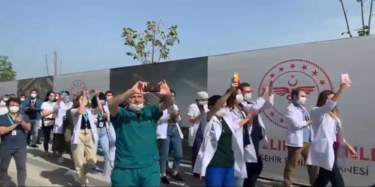 Şehir hastanesinde alkışlı eylem ikinci gününde-VİDEO
