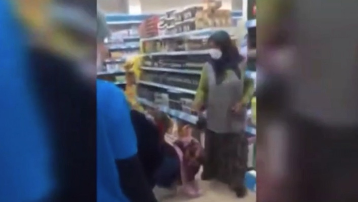 Düdüklü tencere kavgası sosyal medyada gündem oldu-VİDEO