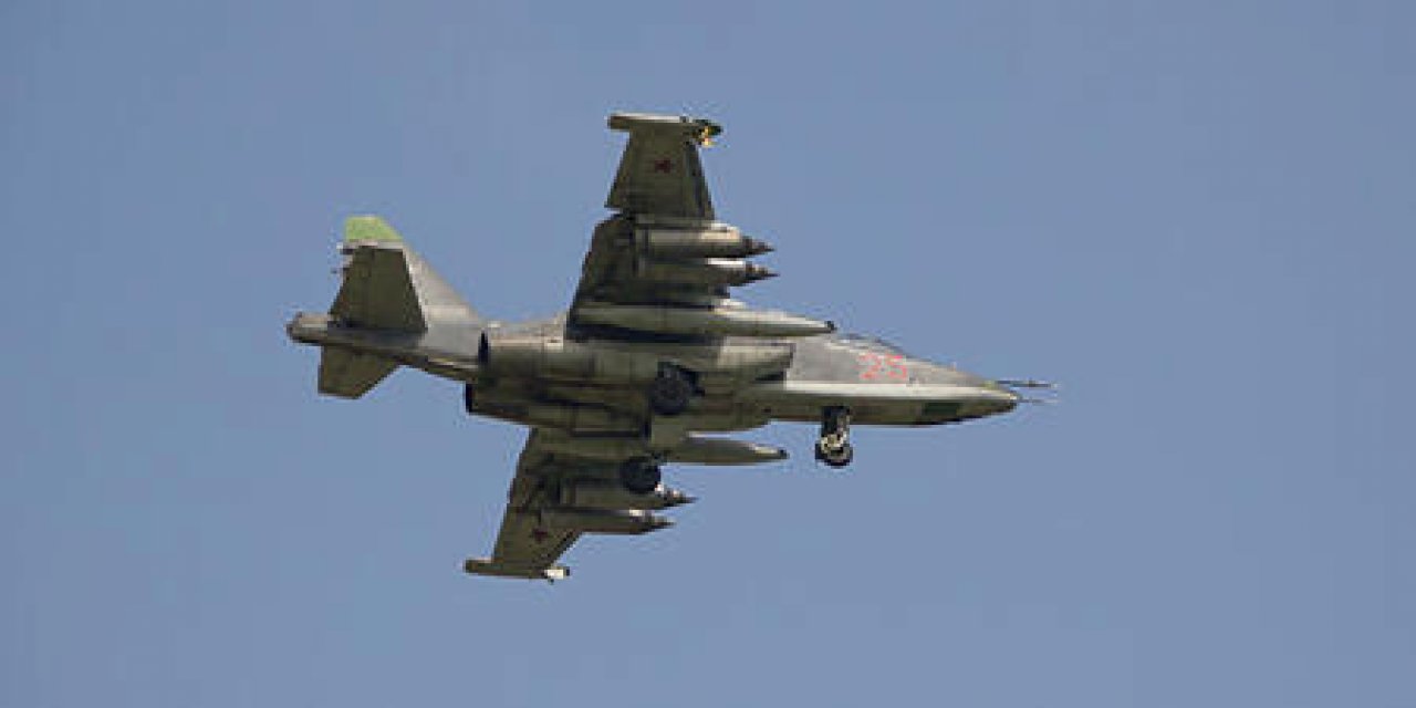 Azerbaycan duyurdu: Ermenistan'a ait Su-25 savaş uçağı düşürüldü