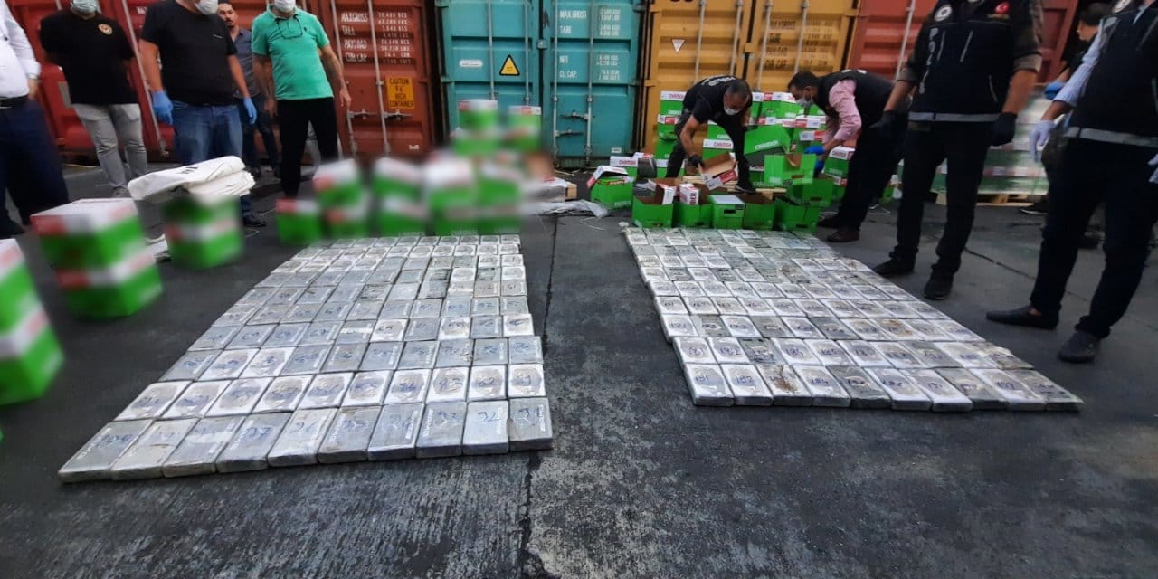Mersin Limanı'nda operasyon, yüksek miktarda kokain ele geçirildi