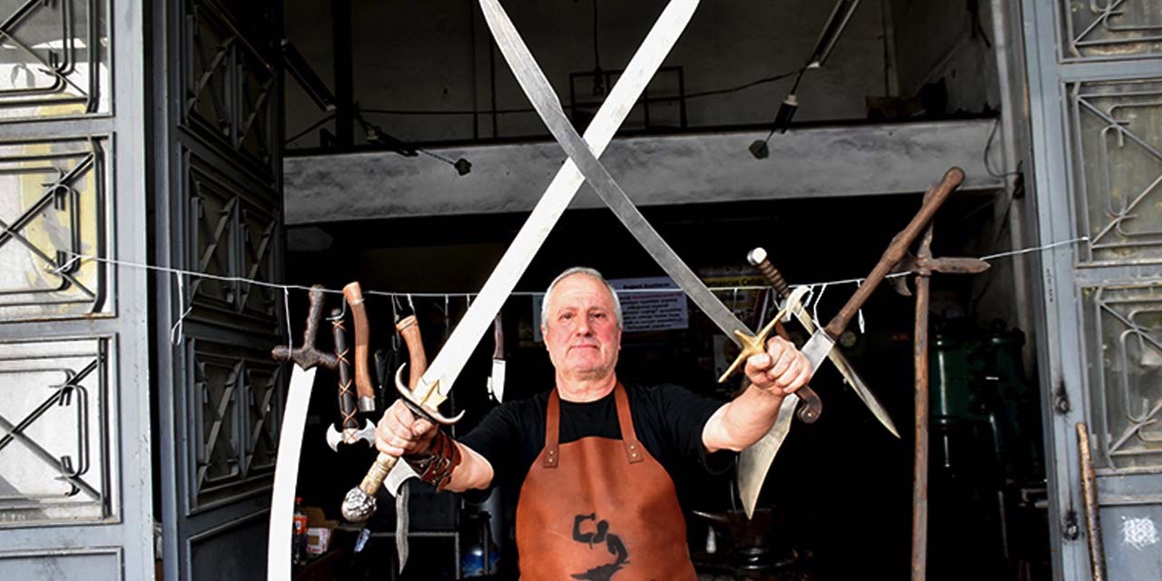 Kılıç satışlarını beş katına çıkaran olay