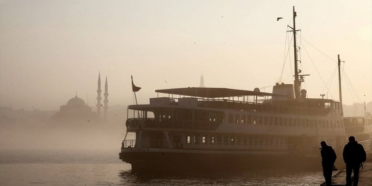 İstanbul'da ulaşıma sis engeli: Bazı seferler iptal edildi