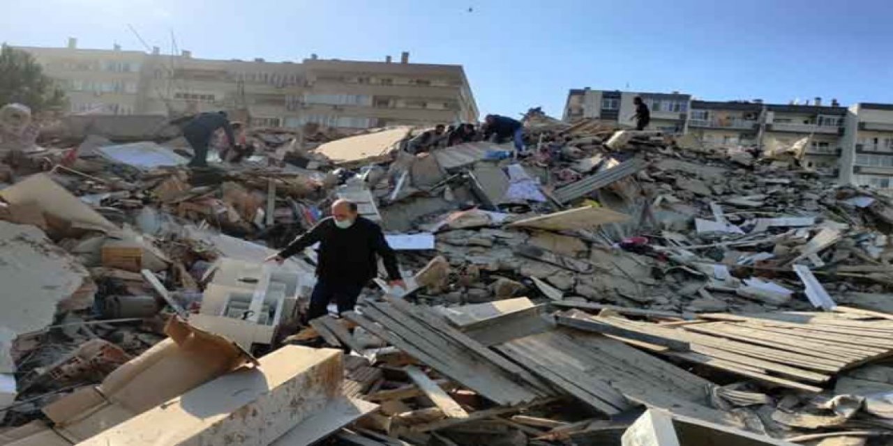 İzmir'de yıkılan binaların tümü ruhsatlıymış