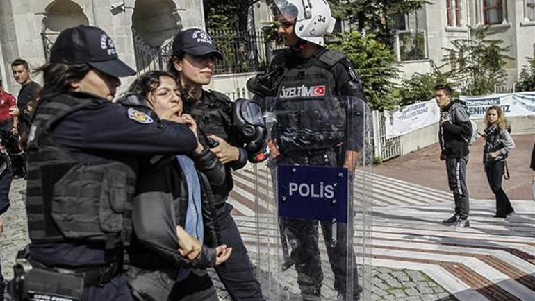 İstanbul Üniversitesi’nde 10 Ekim anmasına polis müdahale etti
