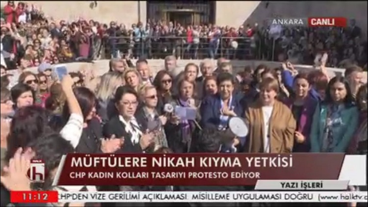 CHP'li kadınlar Meclis'in kapısına dayandı!