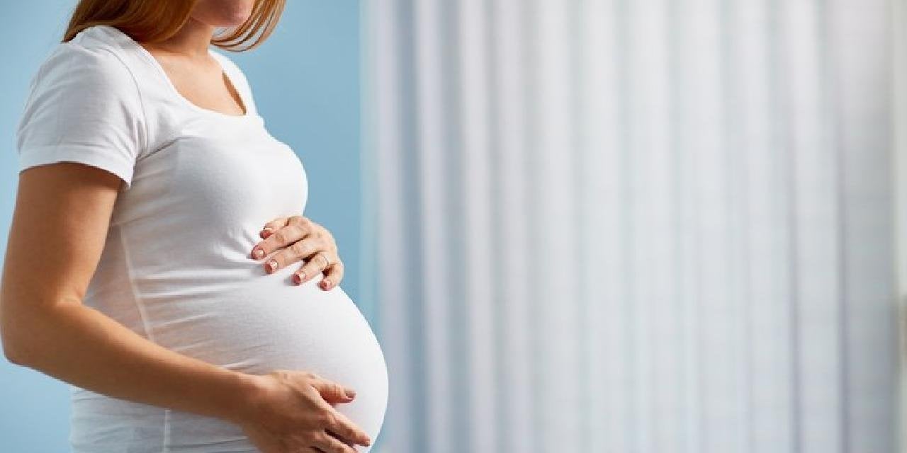 Koronavirüs belirtisi gösteren ve kanaması olan hamile kadını hastaneler kabul etmedi