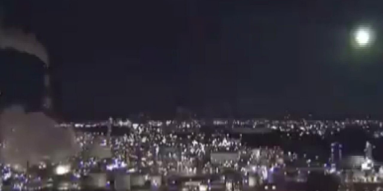 Japonya'da atmosfere giren göktaşı gökyüzünü aydınlattı