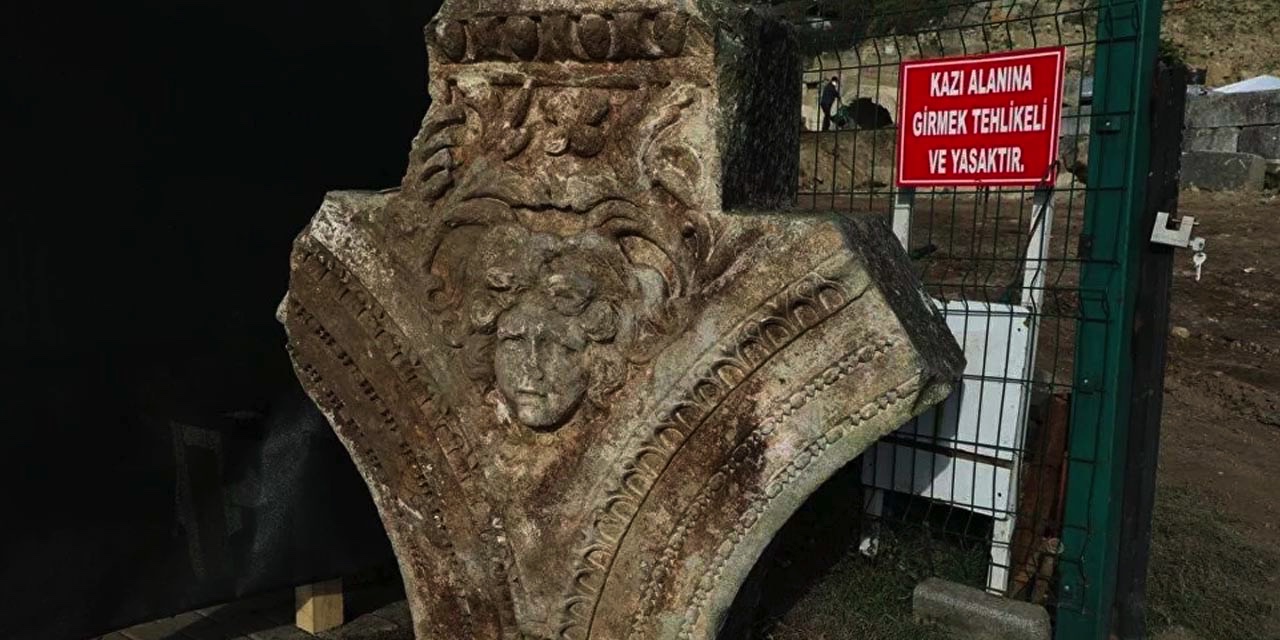 Medusa heykeli bulundu