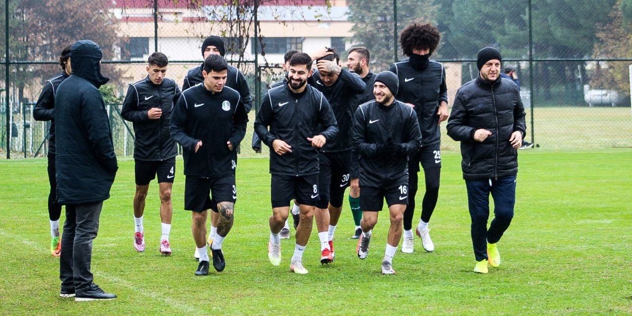 Sakaryaspor'da maça çıkacak 21 oyuncu karantinada