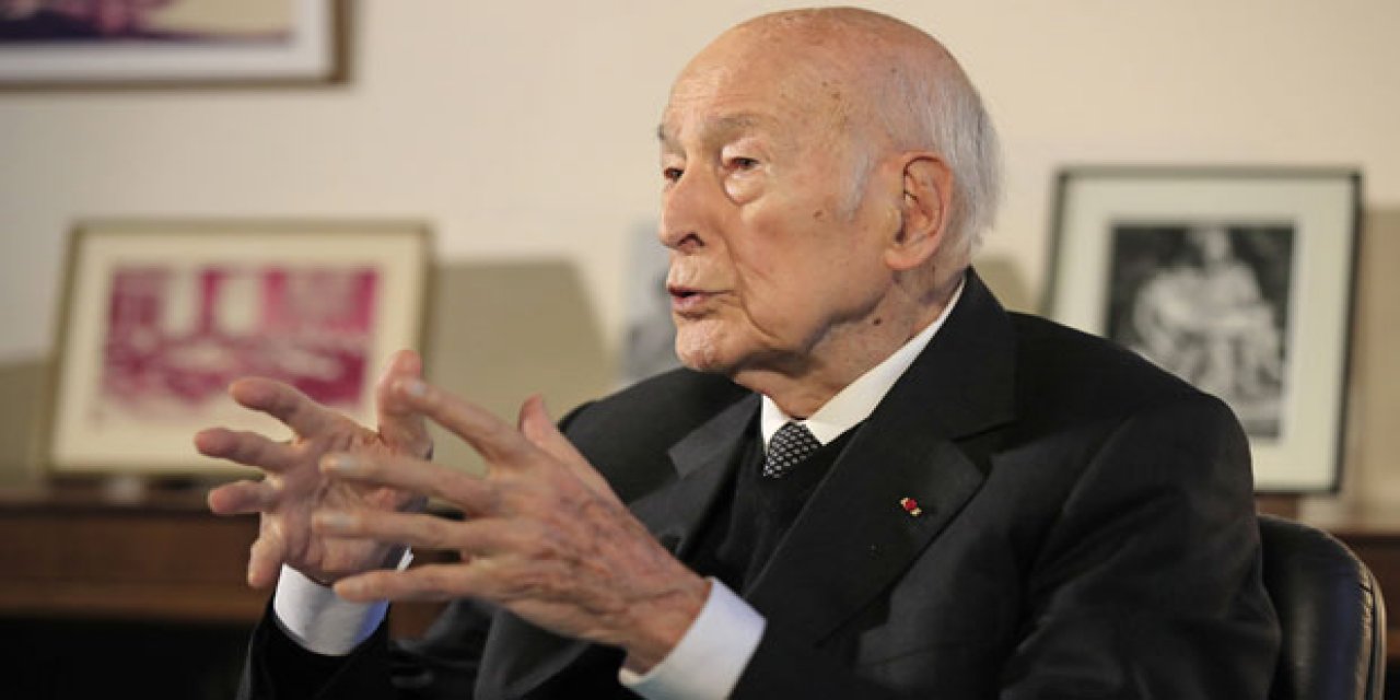Eski Fransa Cumhurbaşkanı Valedy Giscard d'Easting hayatını kaybetti