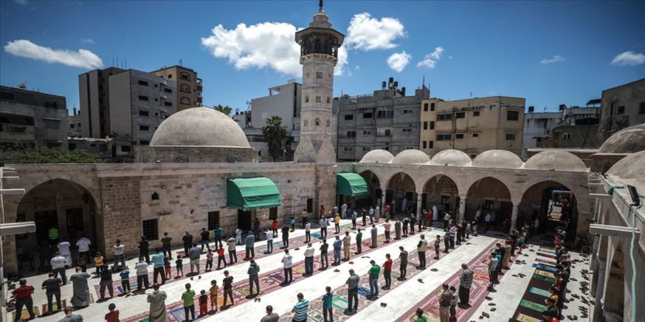 Gazze'de koronavirüs nedeniyle camiler kapanıyor