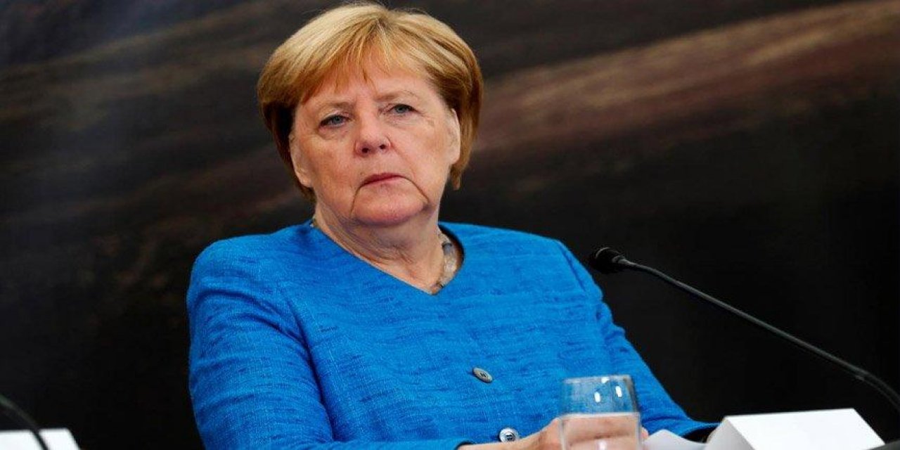 Merkel'den itiraf