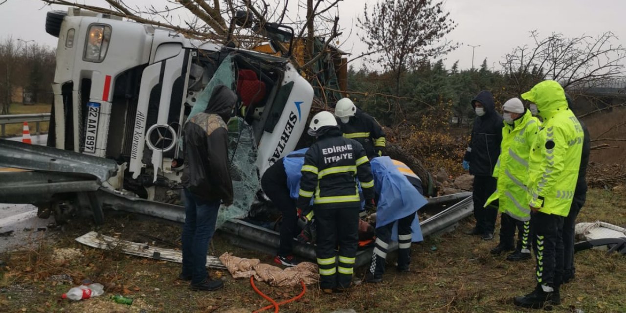 Edirne'de TIR devrildi
